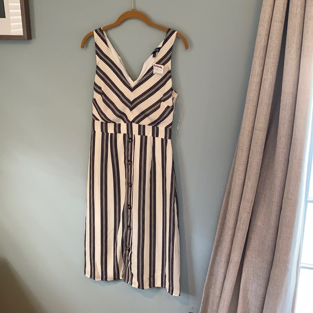Call MIDI dress BNWT fits like size 4